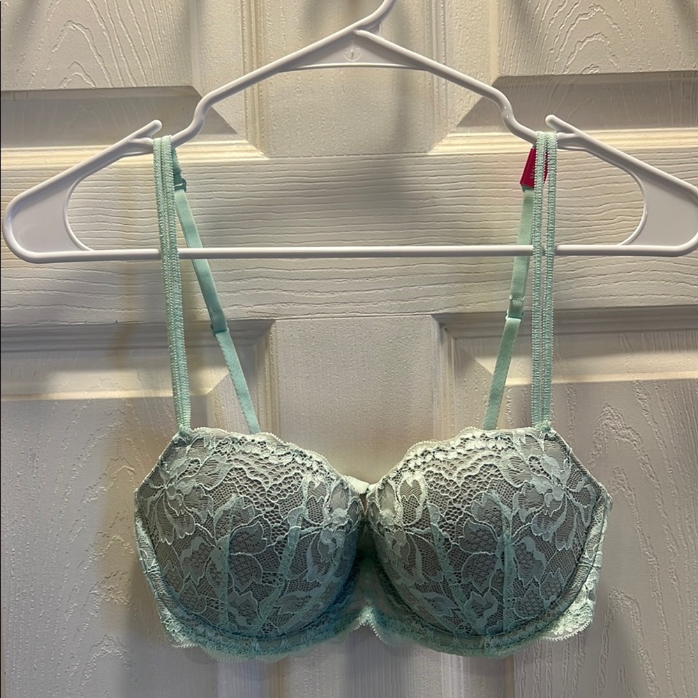 NWT Victoria Secret Mint Lace Underwire Bra